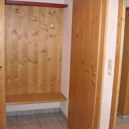 Гостьовий будинок Gaestehaus Manuela - Familie Rantner Зефельд-ін-Тіроль